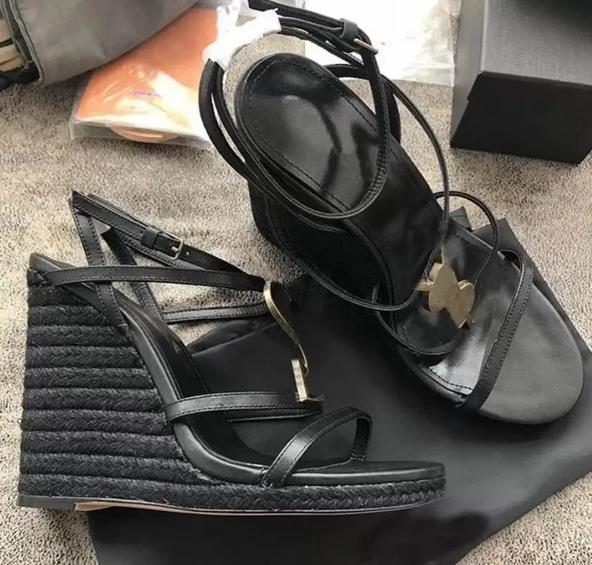 CASSANDRA WEDGE ESPADRILLES 디자이너 샌들 가죽 펌프 밀짚 직조 웨딩 드레스 신발 발목 신발 발목 플랫폼 검투사 샌들 상자