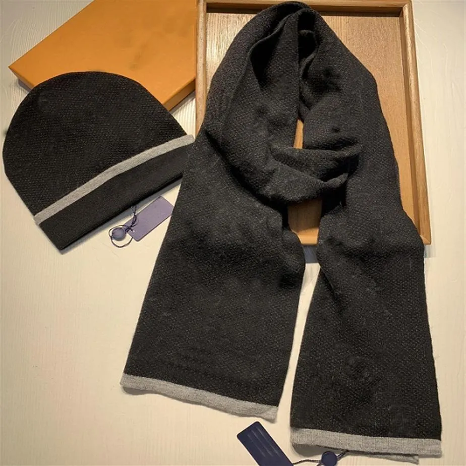 Hoge kwaliteit mannen Damesontwerpers Hoed SCRAP Sets Classic Lattice Keep warm in de winter tweedelige wollen hoeden sjaals set merken fashi312m