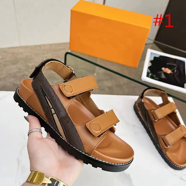 2023 Designer-Damensandalen Hochwertige Damen-Sandalen Kristall-Kalbsleder-Freizeitschuhe Gesteppte Plattform Sommerstrand verstellbare Hausschuhe 35-42 mit Box