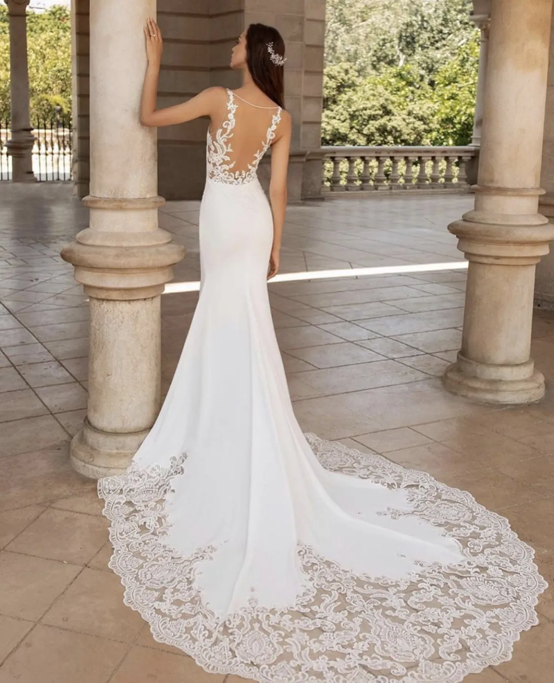 Robe De mariée sirène col en v avec longue Train dentelle Appliques Robe De mariée élégante pour les femmes sans manches dos nu Robe De Mariee 2023