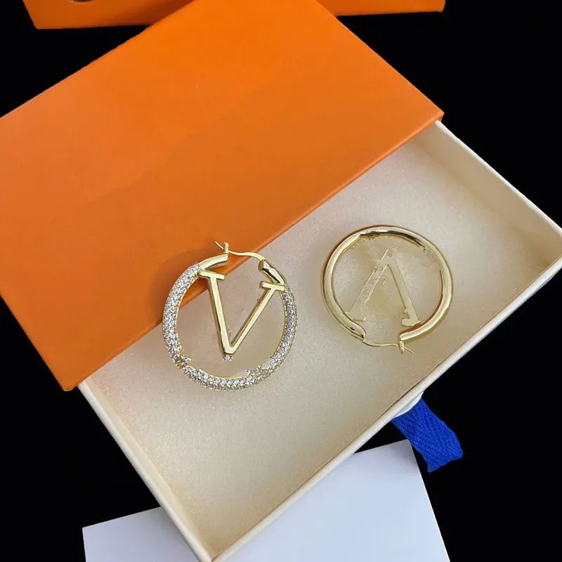 Orecchini a forma di lettera di design Huggie Orecchini a bottone alla moda da donna Orecchini vintage a cerchio in oro Lussuoso con diamanti