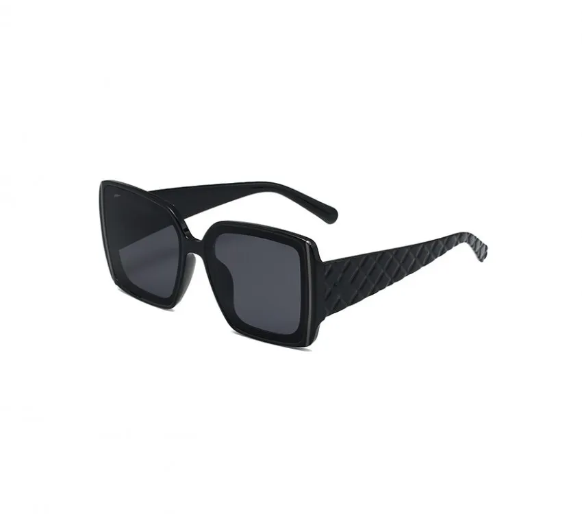 العلامة التجارية Desinger Sunglasses للنساء مصممة مصممة الشمس الشمس على طراز الصيف مزاج النساء UV400