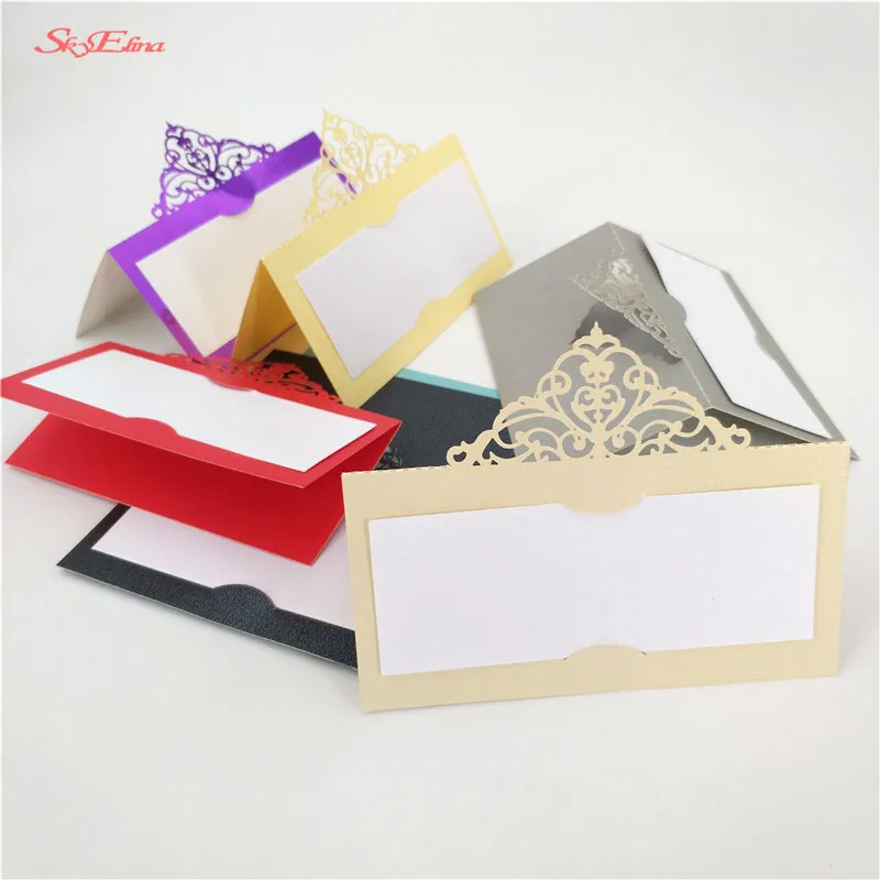 Cartes de vœux 10/50/100pcs Carte de table découpée au laser Découpage de fleurs Nom de lieu de mariage pour la décoration de fête Siège d'événement 6ZGreeting