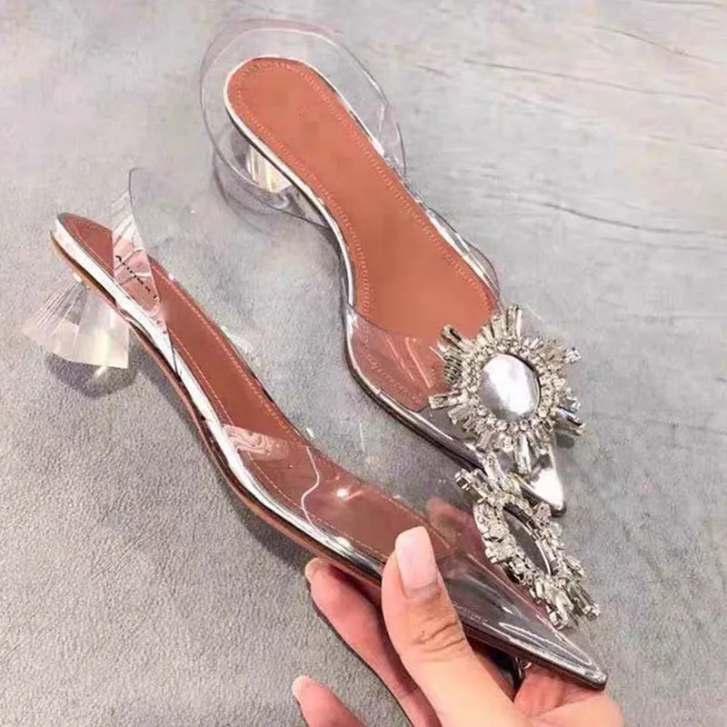 Sandales 2023 nouvelles chaussures à talons épais été tout match pointu talon grossier Sexy rhin-diamant sandales transparentes femme
