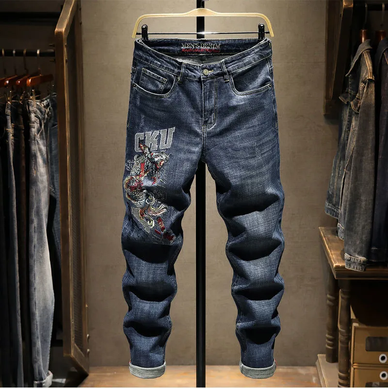 Heren jeans borduurwerk boetiek European mannen merk slanke jeans denim broek stretch blauw patchwork gat broek herfst en winterstijl man 230302