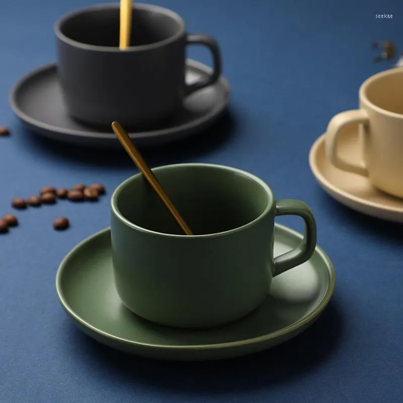 Mugs Ceramics Coffee Cup Black and White Saucer Cup. Koppar av hög kvalitet