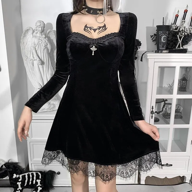 Sıradan elbiseler gotik vintage seksi kadife a-line lolita elbise kadınlar uzun kollu sqaure yaka katı dantel trim mini kulüp parti kız