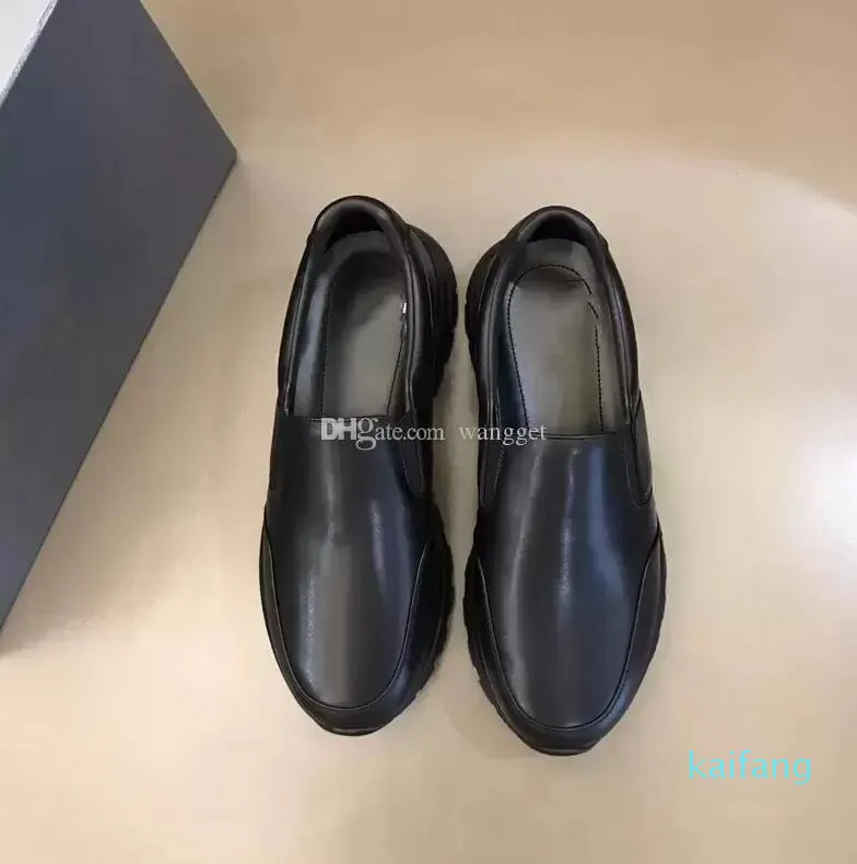2023 P Scarpe casual da uomo nere in pelle di alta qualità design di lusso scarpe a punta tonda classiche suole spesse sneakers sportive da uomo 01