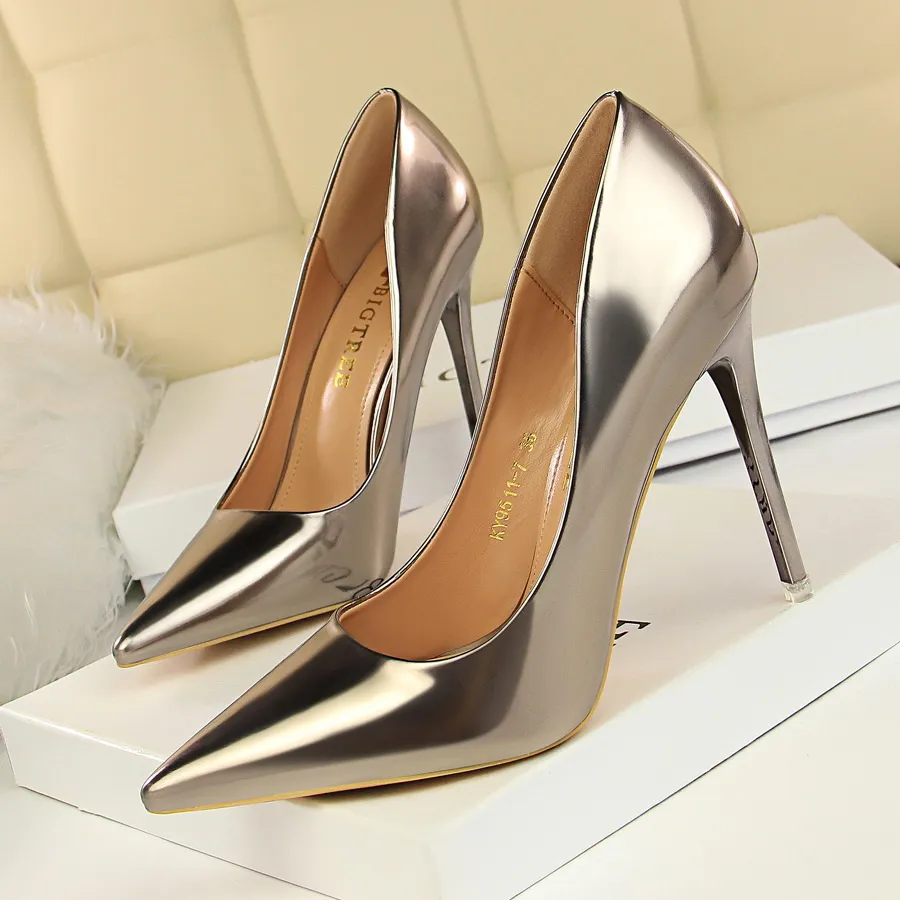 New Brand Women's Pumps Red Shiny Bottom Pointed Toe High Heel Shoes Black 8cm 10cm Shallow Sexy Wedding Shoes