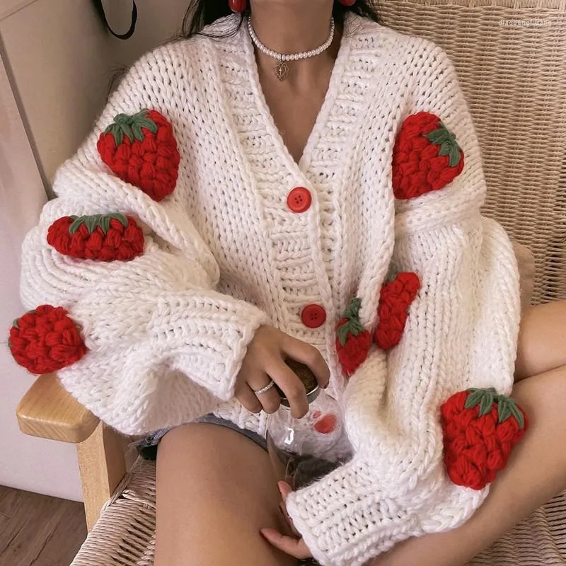 Kvinnors stickor Kvinnors vintertröja Tjock Knitwear Strawberry Chic Crochet Tops Autumn V-ringning Löst vintage Casual Cardigan för