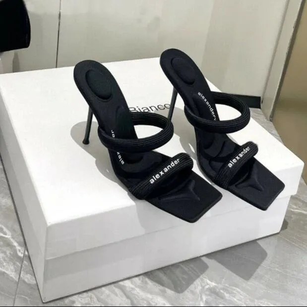 Kadınlar Yaz Yüksek Topuk Sandalet Açık Ayak Parmağı Stiletto Topuk Lüks Düğün Siyah Orijinal Deri Square Head Sandalet Parti Balo Ayakkabıları