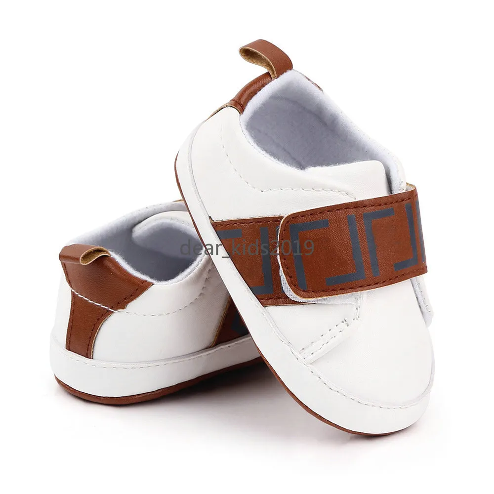 Chaussures classiques pour premiers pas des nouveau-nés, baskets en cuir PU pour bébés filles et garçons, semelle souple, baskets pour enfants