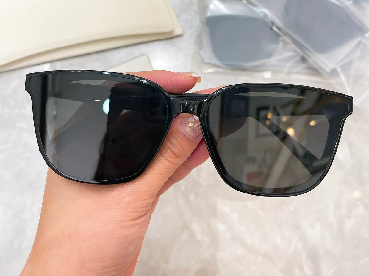 Sunglasses For Women Men Summer TAM Designers Style Anti-Ultraviolet Retro Plate Full Frame Fashion Glasses Random Box