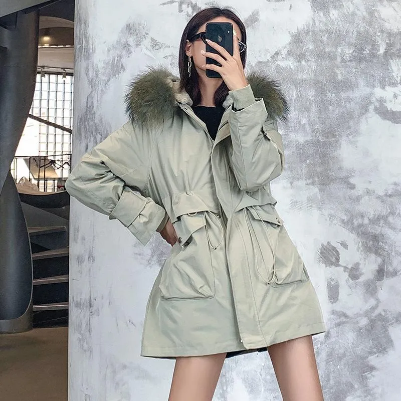 Kadınlar Kürk Faux Winter Coat Parka Kadınlar Gerçek Büyük Raccoon Saç Yaka Kapşonlu Astar Orta Uzunluk Ceket Dövüş Dış Giyim