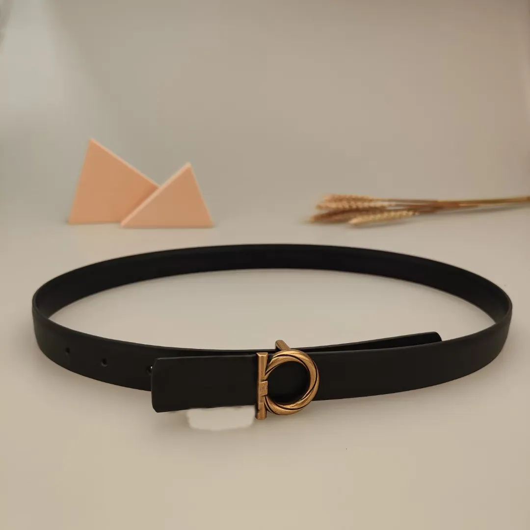 Accessoirisez votre look avec une ceinture élégante Choisissez une ceinture qui vous convient