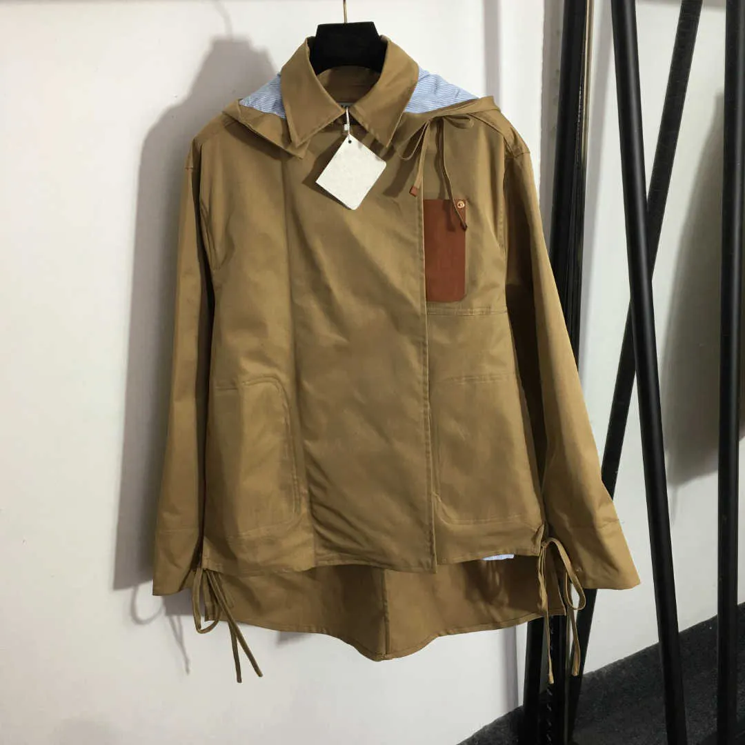 23 Deigner Brand Femmes Trench Coat Fahion Plicing Deign Court Devant Long Dos Revers Long Leeve Sweat À Capuche Hort Coupe-Vent Manteau le Chapeau I Détachable