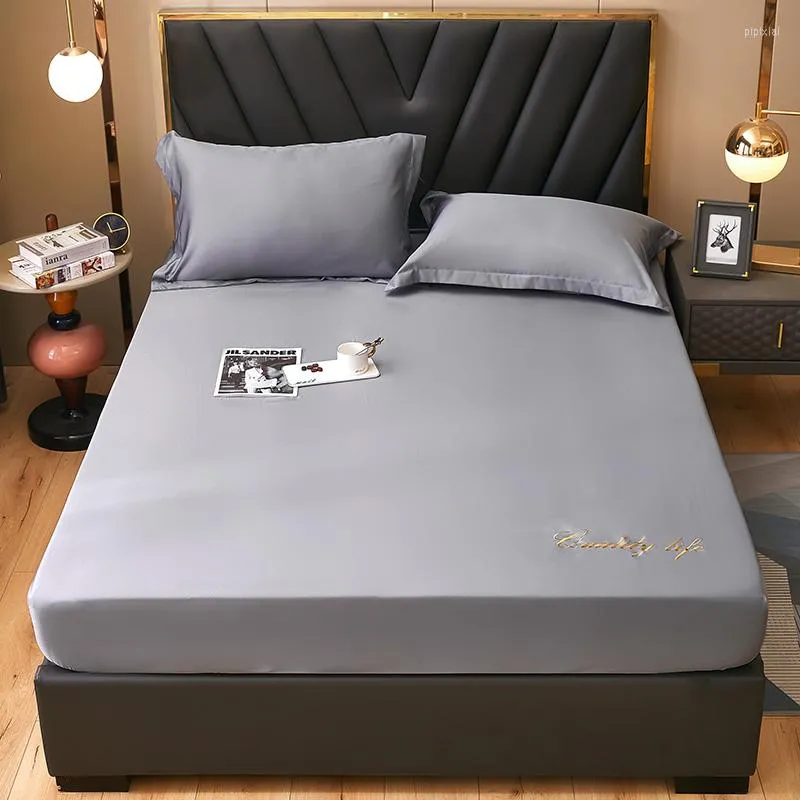 Bedding Sets 2023 Polyester Four Corners With Elastic Band Bed Sheet Bedspread Non-slip Mattress Cover Dustproof Gray Color