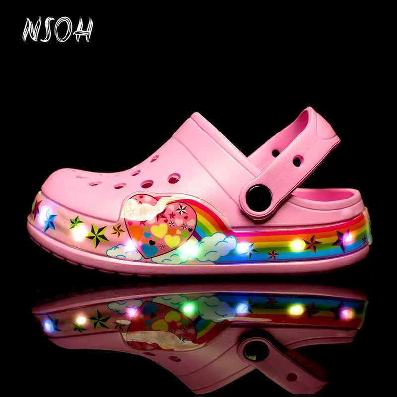 Pantofola NSOH Pantofole per bambini Glow LED Scarpe da giardino per bambini Materiale EVA Comode pantofole da bambina per bambini Scarpe da casa per bambini resistenti all'usura T230302