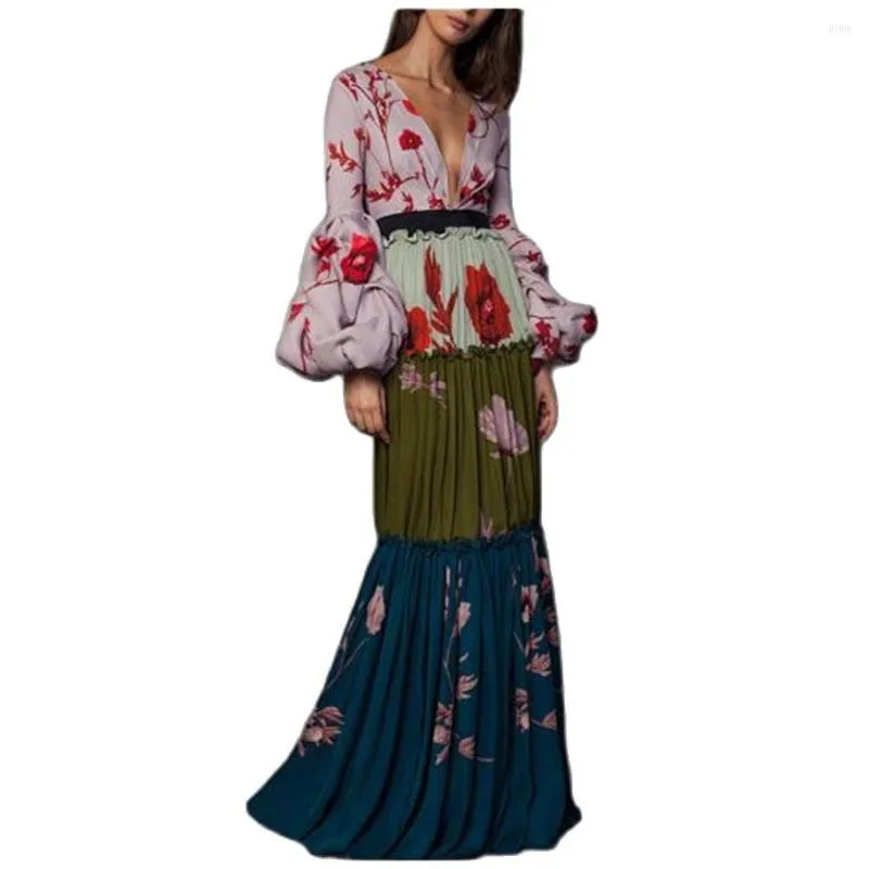 Casual Dresses Summer 2023 Bohemian Style Women High midja Sexig djup V-ringning Tryck Skärning Puff Sleeve Golvlängd Big Pendulum Type Dress