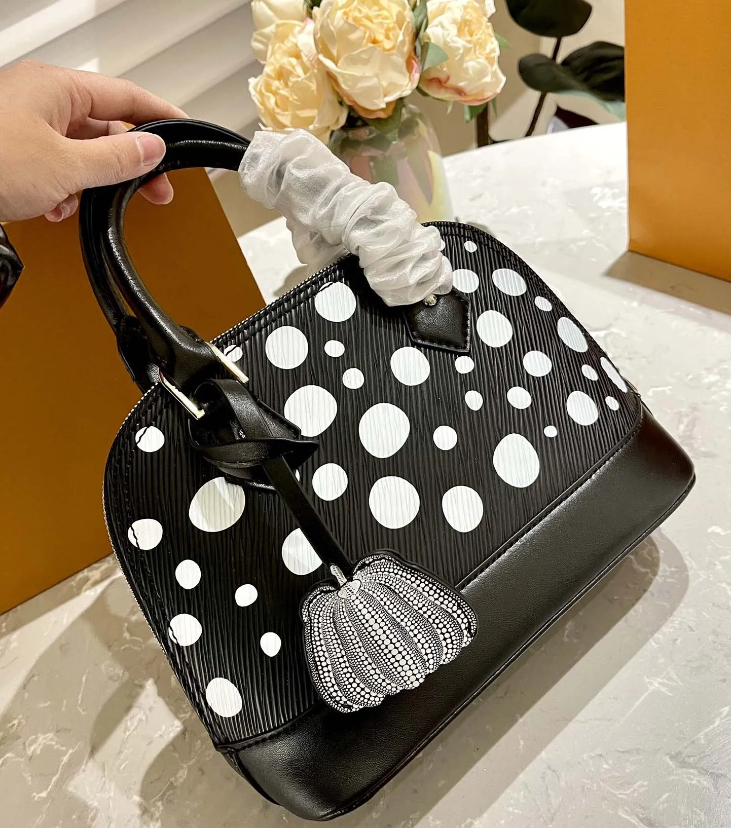 L ALMA Shell Bag BB Painted Dots Yayoi Kusama Handbag Designer Women Handle Bag Luruxy Purse Infinity Dots padlock Grained Epi Leather pumpkin shaped