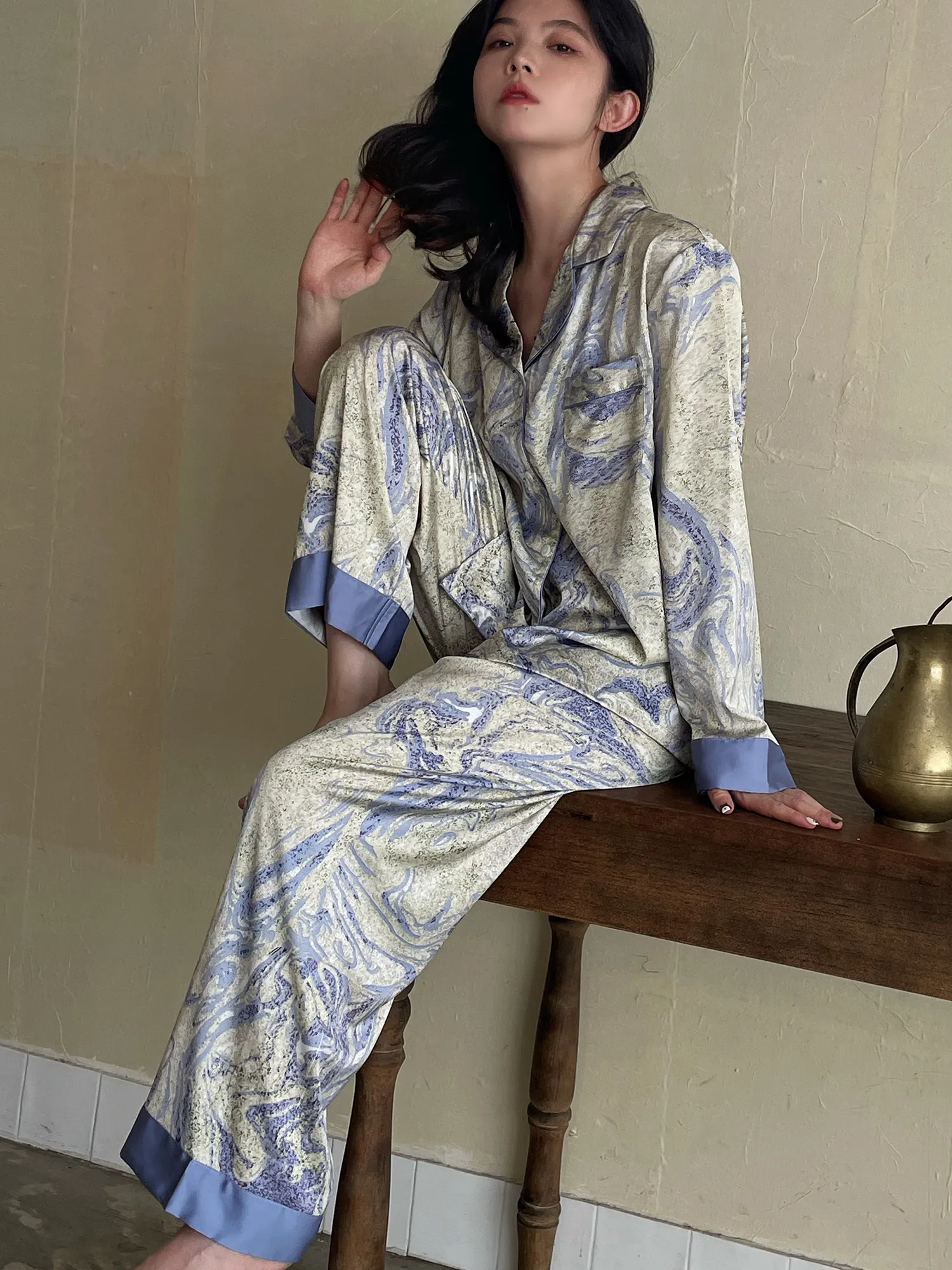 Dames slaapkleding Claydk Dames Pyjama's 2 stuks PJ Sets Blue Galaxy Silk Lange Mouw Button Down Sleepwear Soft Loungewear Notch Collar Nightwear 230303
