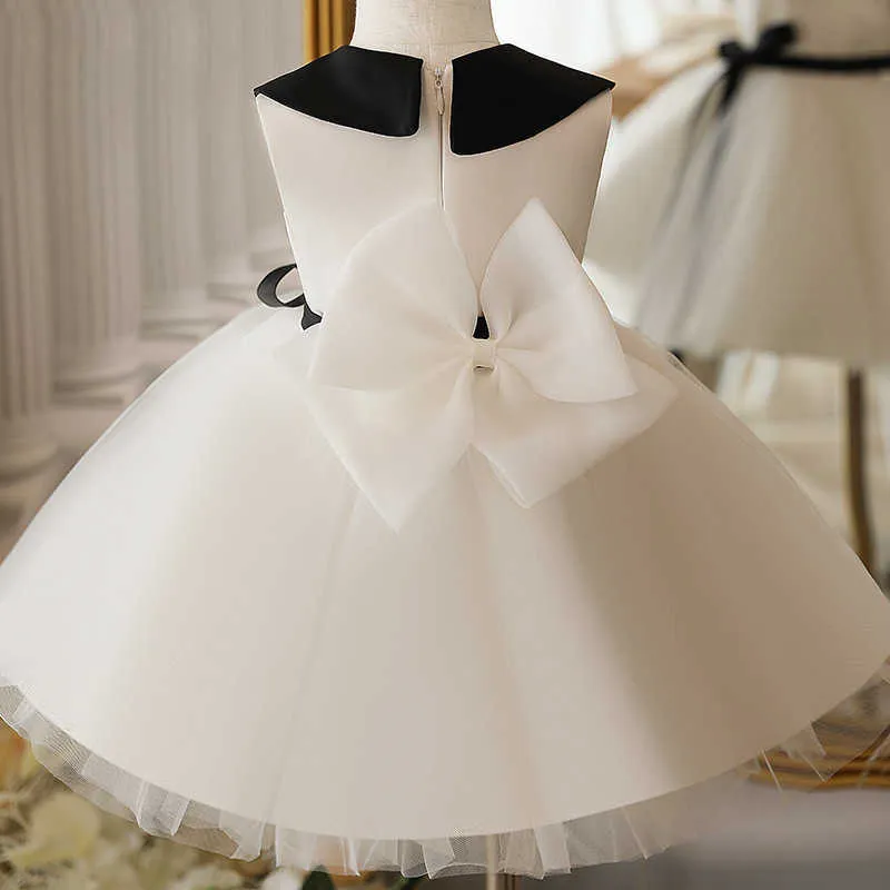 Flickans klänningar 2023 Vintage White Princess Ball Ball Gowns For Spädbarnsflickor Barn ärmlös bowknot midi klänning barn boutique formella party rocks