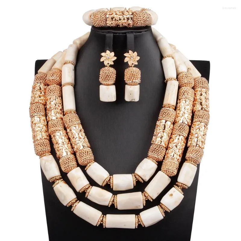 Collana orecchini set lusso bianco e oro perline di corallo africano gioielli Dubai matrimonio nuziale reale CNR341