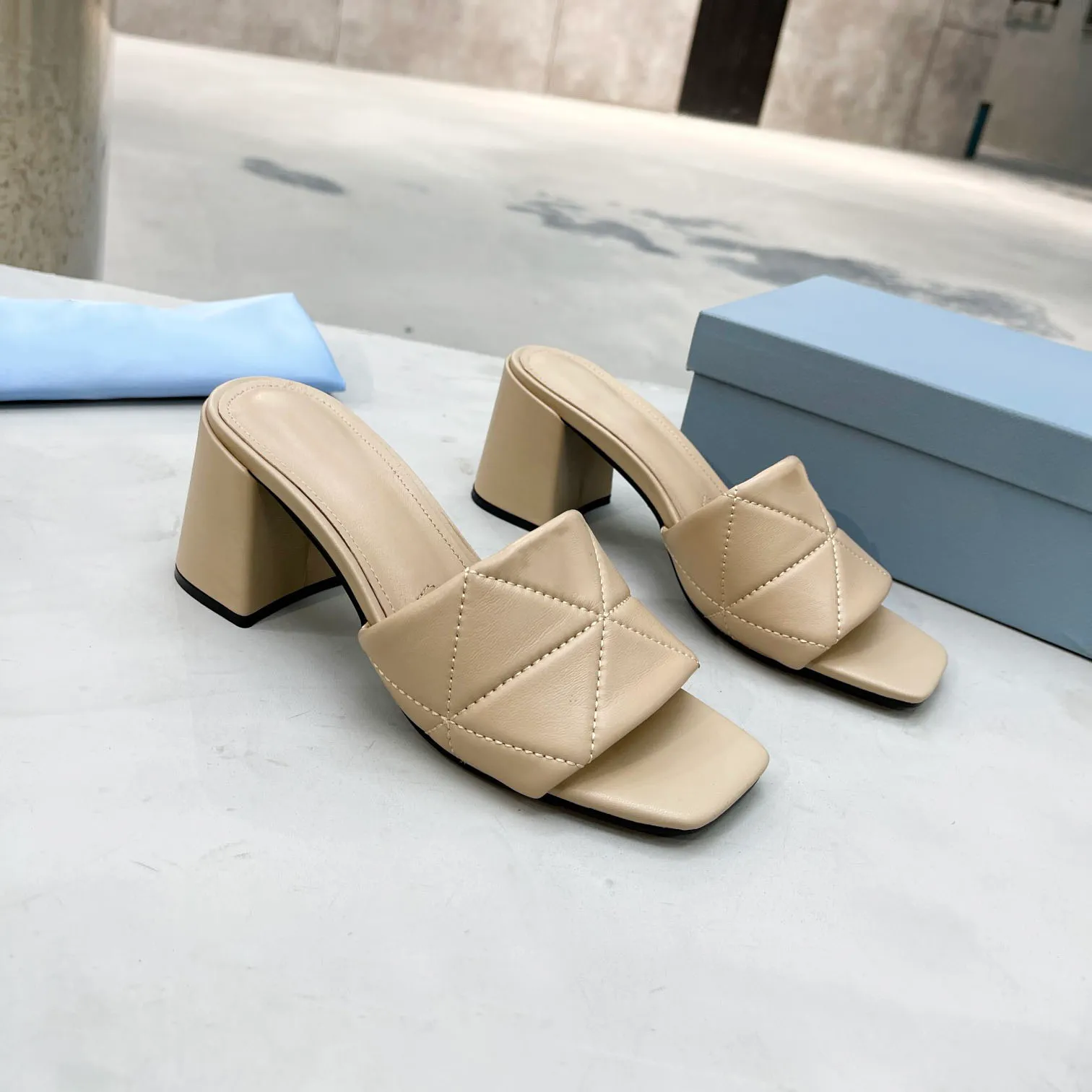 Women P New Slipper Summer Fashion Mid Block Heel Sandal Luxury Designer Ladies Kitten Heel Open Toe Leather Flat Mule Slide Triangle slipper fashion size 35-43