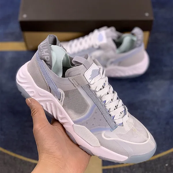 Running shoes Delta React Breathe Tech White Vachetta Tan Multi Color Jumpman Men Women Sail Taupe Haze sport Sneakers Trainers size 36 45