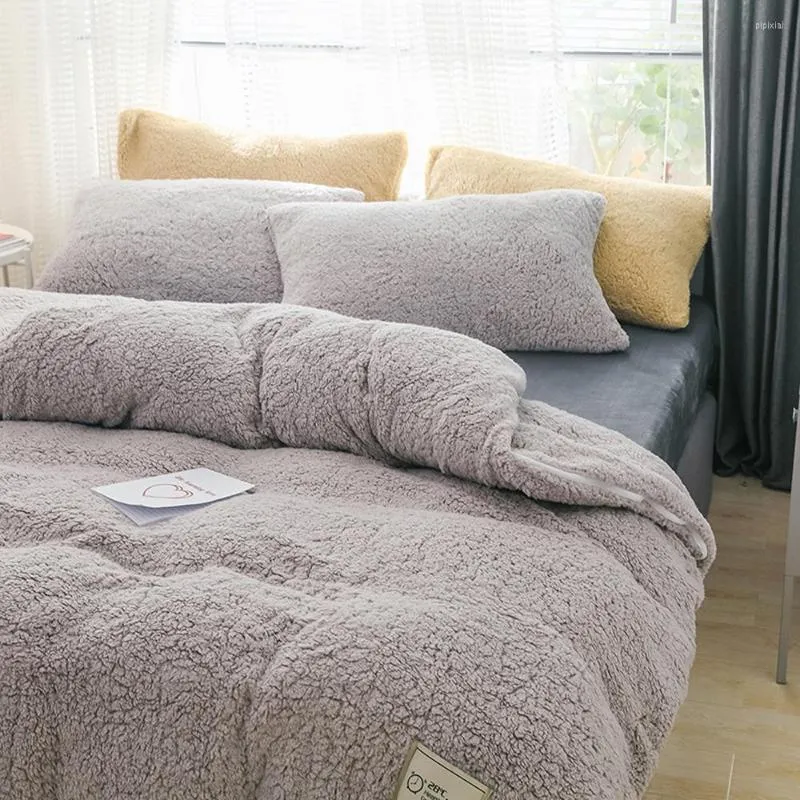 Conjuntos de roupas de cama 25 têxteis domésticos inverno macio quente cordeiro capa de edredão lã de lã sólida cama