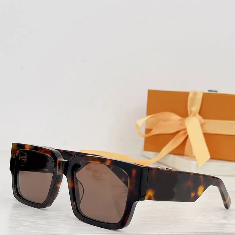 2023 Designer Occhiali da sole da uomo e da donna per occhiali da sole da uomo Moda estiva 1739 nuovo design classico unico Occhiali da sole Occhiali protettivi di lusso di qualità con scatola