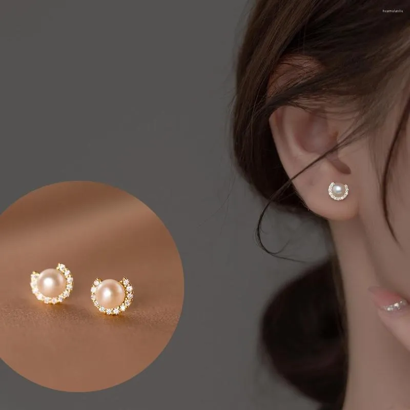 Studörhängen 925 Sterling Silver för kvinnor Small Semicircle Earring C Design Woman Pearl