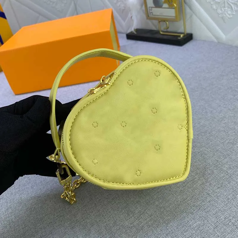 2023 Дизайнерская сумка для плеча поп -музыки мода мода День Святого Валентина Сердце Сердце сумочка парижского стиля