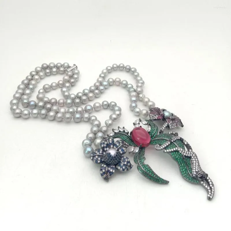 Chaînes 21 "-22" 8-9mm 2 rangées gris rond collier de perles d'eau douce cubique zircone micro pavé fleur singe pendentif pour femmes