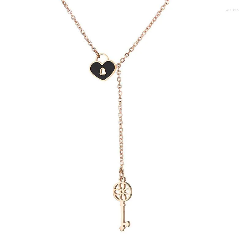 Pendentif Colliers Belle clé Titanium Acier Clavicule Collier Golden Sweet Heart Girlfriends Chaîne d'onde d'eau Métal Femmes Placage