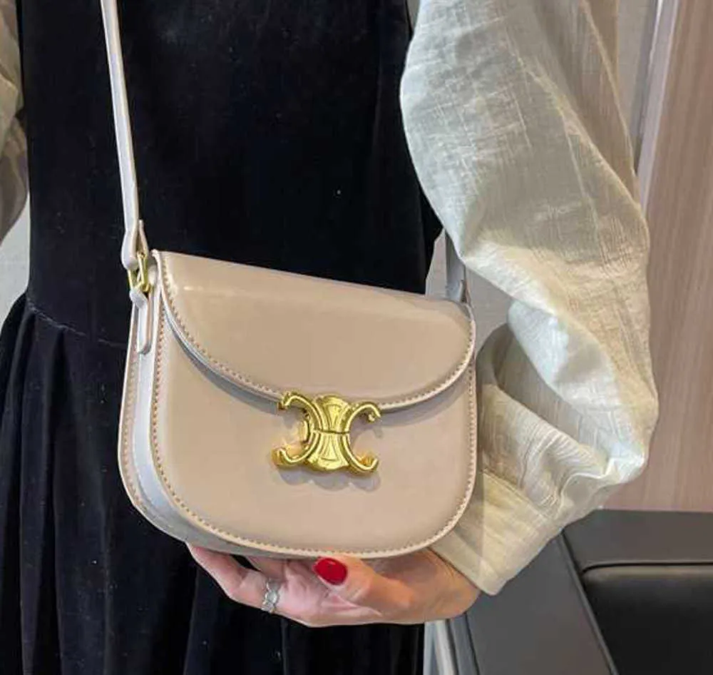 New designer Bag Women's 2023 New Early Spring Commuting Versatile Fashion Network Cross Bag