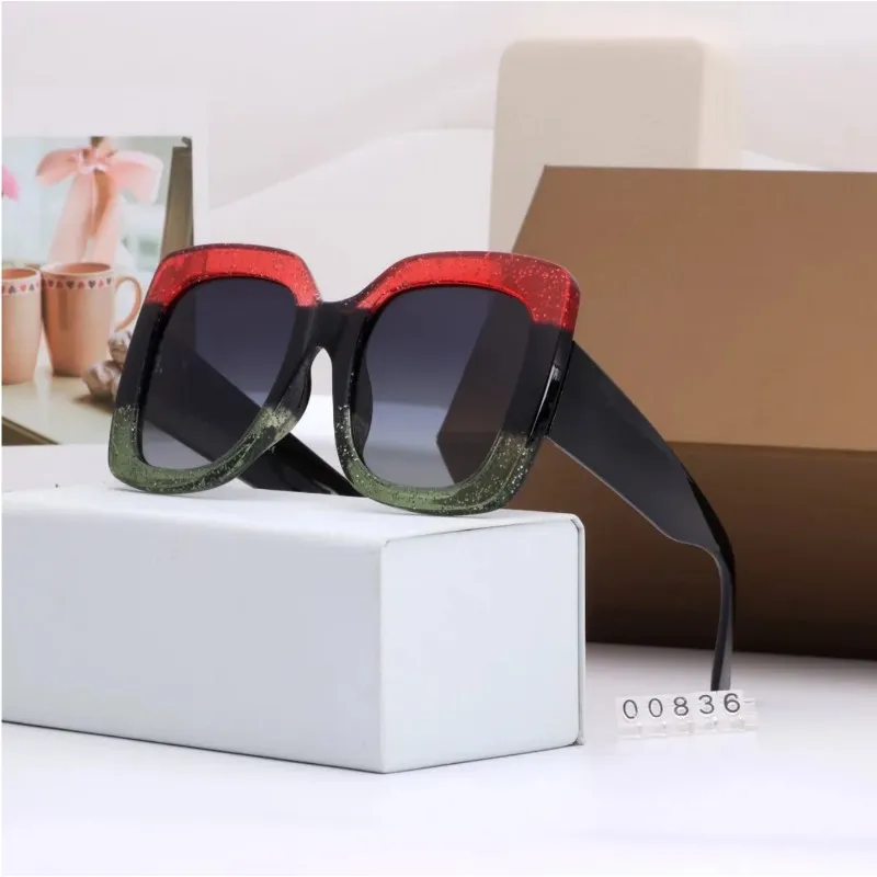 2023Luxury Designer Solglasögon för kvinnor Solglasögon mode UV400 -skyddslins Square Full Frame 0083s kommer med Packagwith Box