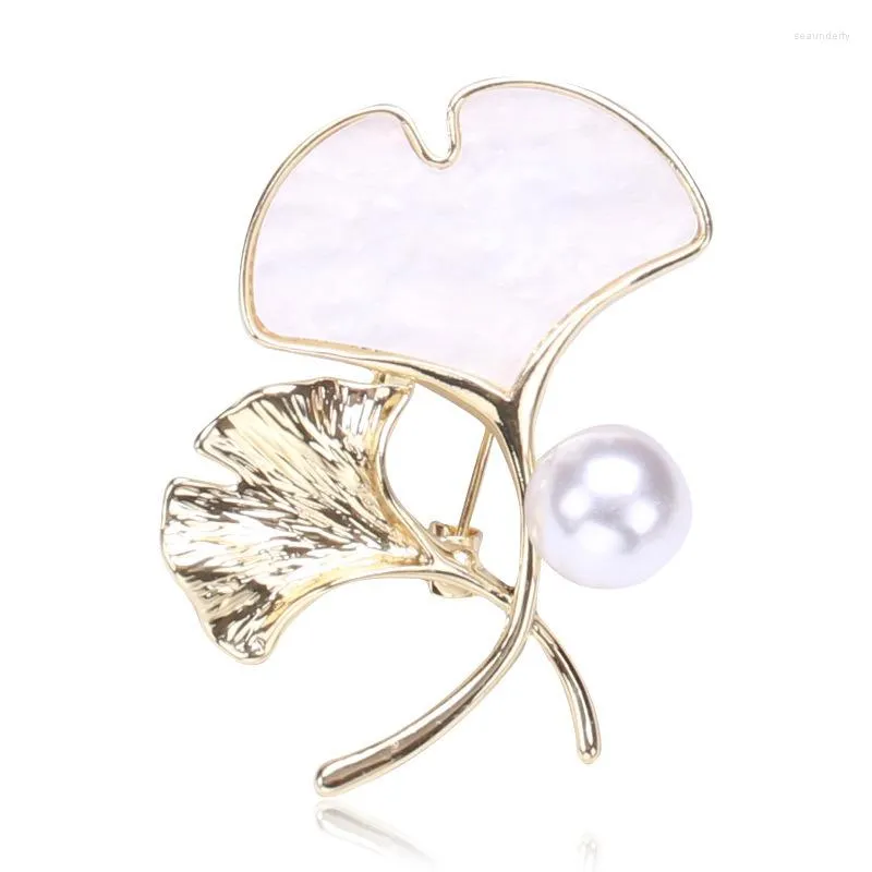 Brosches Ginkgo Biloba Corsage Shell Pin Brosch för kvinnor Bijouterie Broche Pearl Suit Coat Party Jewelry Accessories