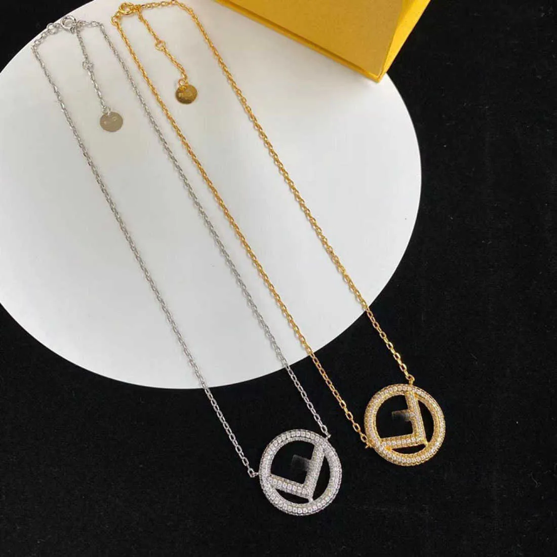 60% OFF 2023 New Luxury High Quality Fashion Jewelry for brass material rhinestone necklace new Korean style versatile sweater chain
