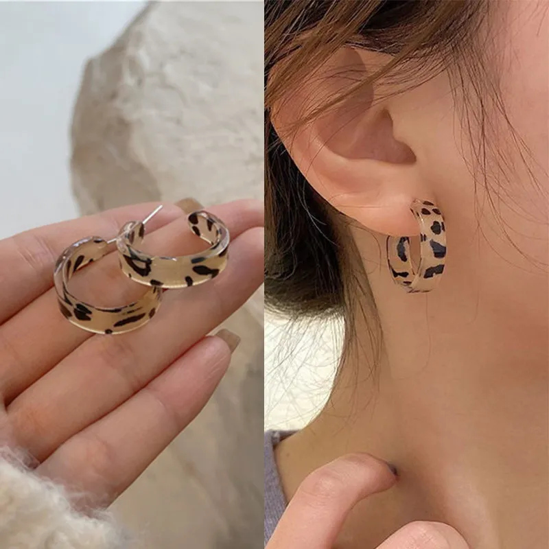 Boucles d'oreilles en acrylique pour femmes, boucles d'oreilles à la mode, rétro, tendance, torsadées, élégantes, anneau