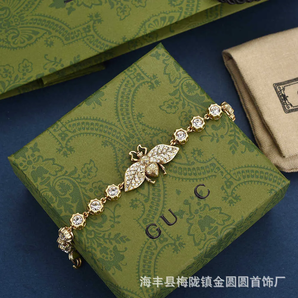 20% de desconto em 2023 novas jóias de moda de alta qualidade de luxo para uma versão leve de luxo do clássico Little Bee Diamond Bracelet Super High Quality