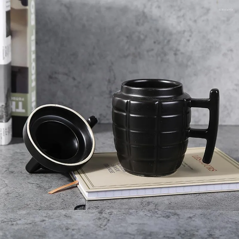 Mugs Creative Grenade Cup med locket keramiskt mugg militärkontor kaffe dricka speciella gåvor