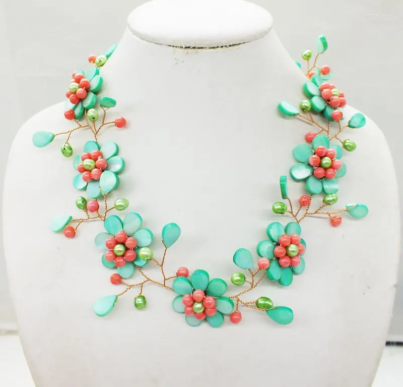 Choker No-0290＃天然の海の殻。サンゴと淡水真珠。手編の花のネックレス。古典的な女性のジュエリー