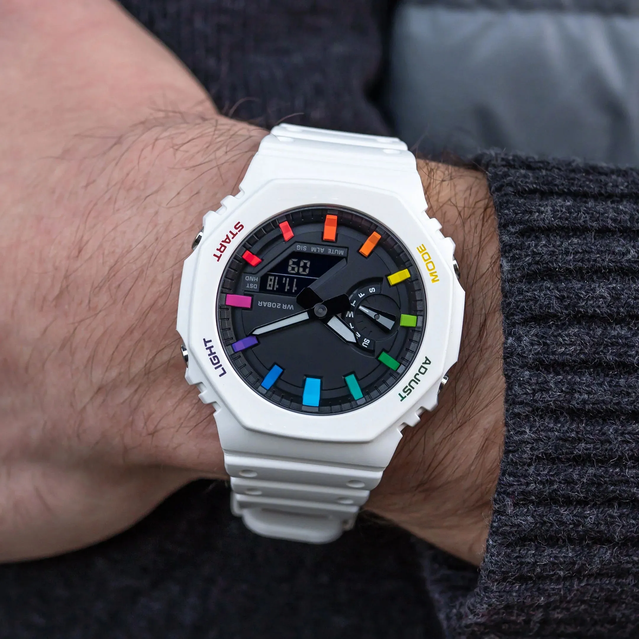 Watch Out Watch Sports Digital Quartz Men's Watch Full ميزة LED World Time Rainbow White يمكن تجميعها بشكل منفصل بشكل منفصل