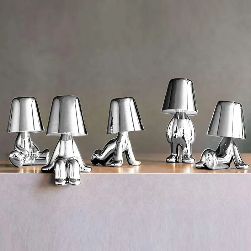 Lâmpadas de mesa Little Silver/Golden Man Night Light Resina Led lumin