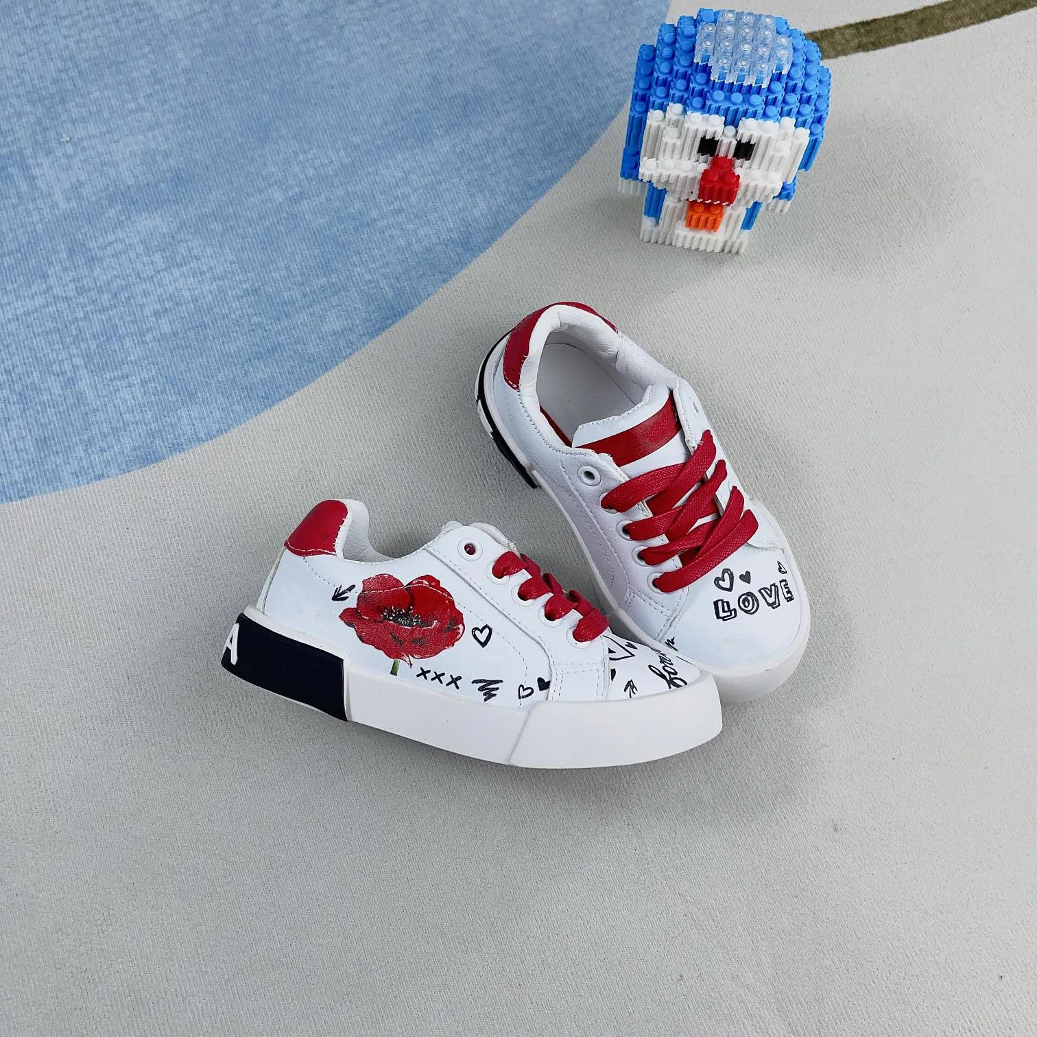 2024 New Kids Brand Designer Skateboard Shoes Children Printed Embroidered Soft Leather Toddler Boy And Girl Graffiti Sneaker Size 22-36