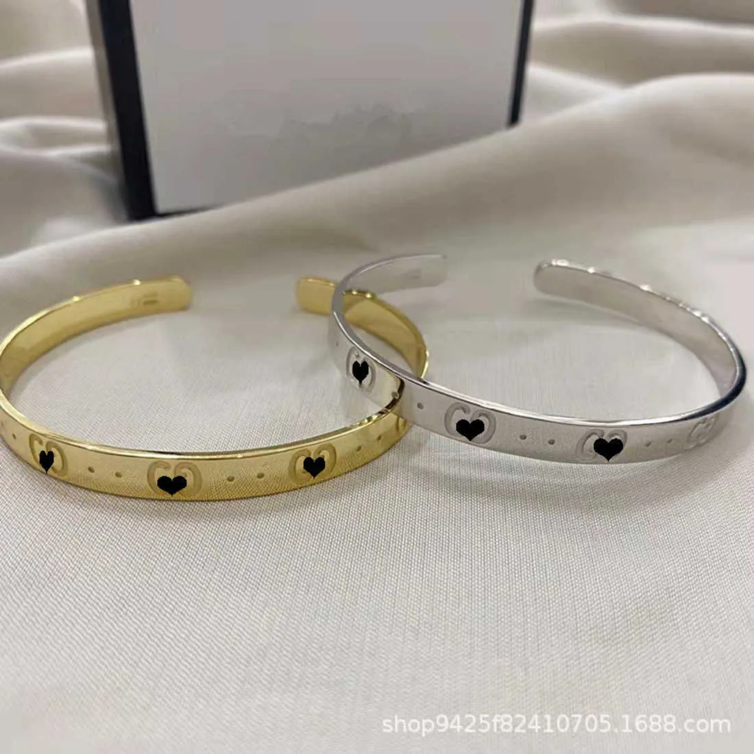 60% DE DESCUENTO 2023 Nueva joyería de moda de lujo de alta calidad para los amantes de los dos colores de oro y plata con pulsera de estilo fresco estéreo