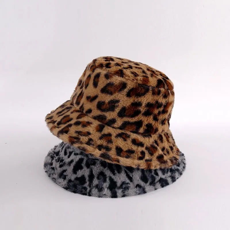 Basker hattar för kvinnor Autumn Winter Hat Thicken Leopard utskrift platt topp hink breda grim Keep Warm Windsecture Cap Kvinnliga bassäng Capberets