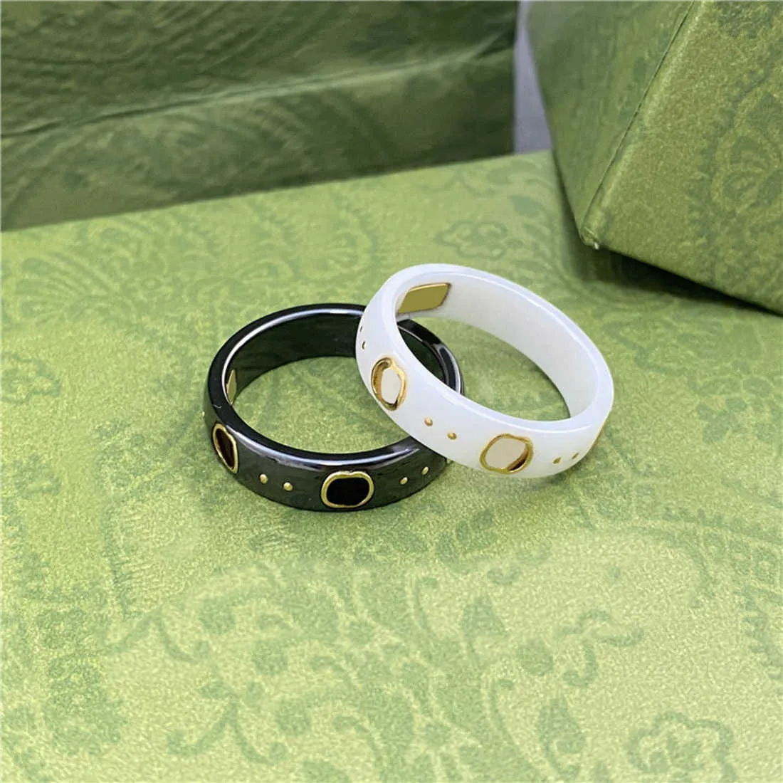 60% de réduction 2023 Nouveaux bijoux de luxe de haute qualité pour double céramique version haute Little Bee Fried Dough Twists Star Lover Ring pour hommes et femmes