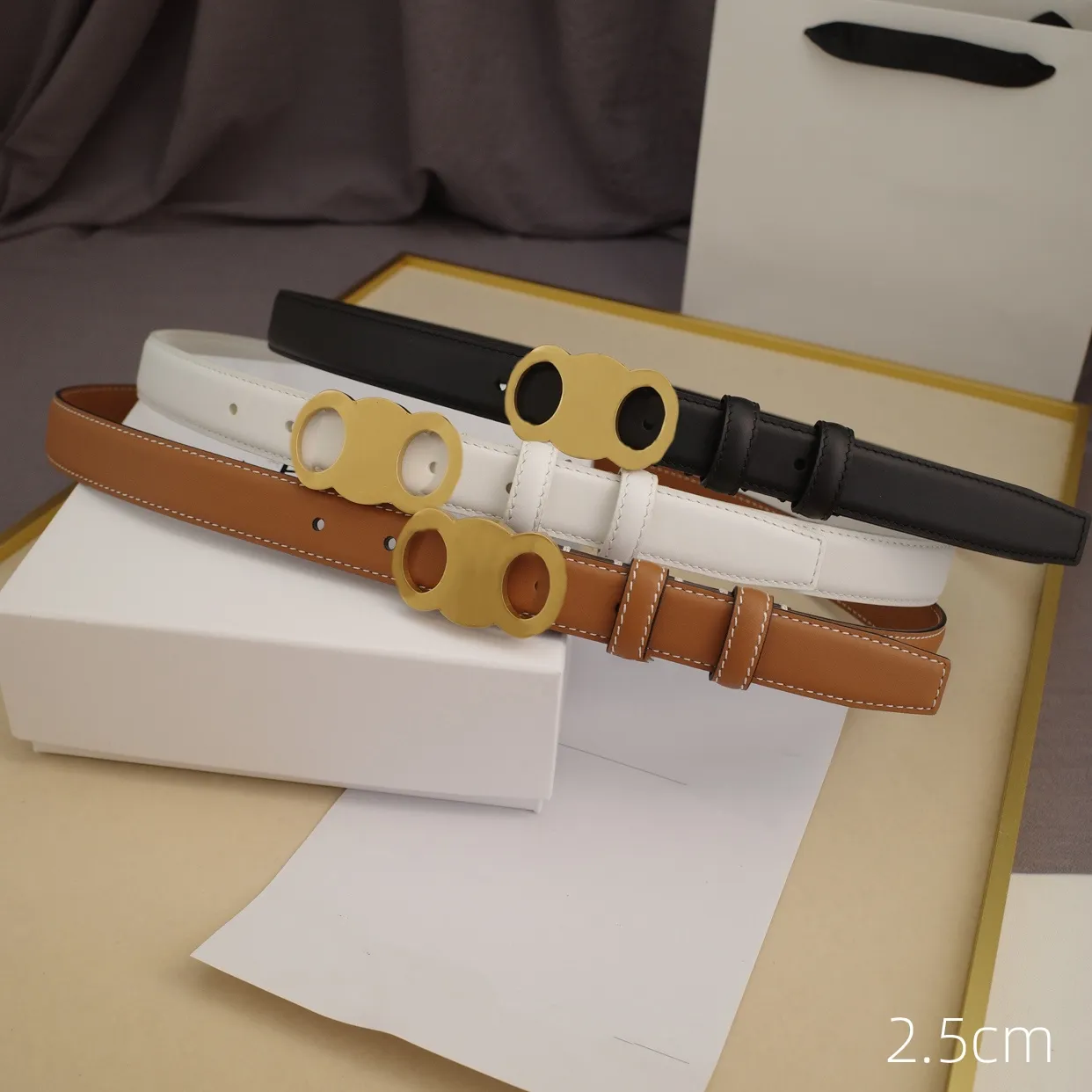 Cintura Cinture di moda per uomo Donna Pelle liscia con fibbia dorata Donna Classica Casual Cintura con cintura Larghezza 2,5 cm Con scatola NLH3